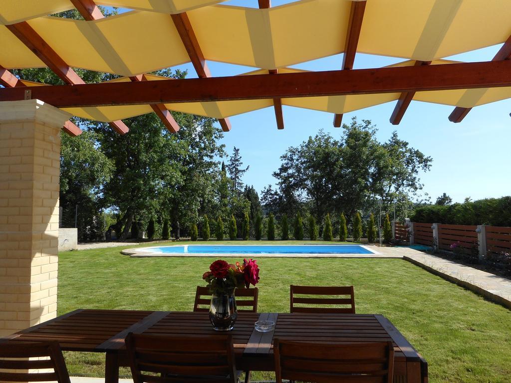 Villa Poulades Gouvia Esterno foto