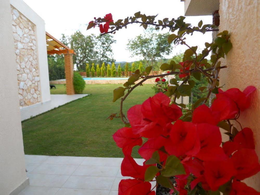 Villa Poulades Gouvia Esterno foto