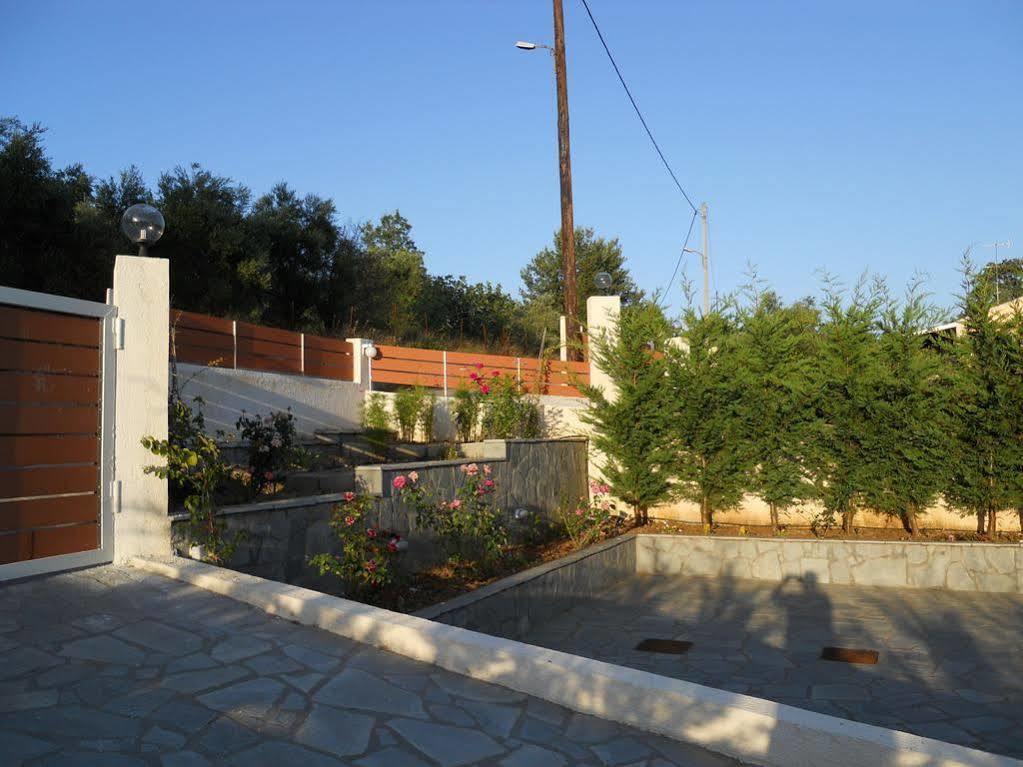 Villa Poulades Gouvia Esterno foto